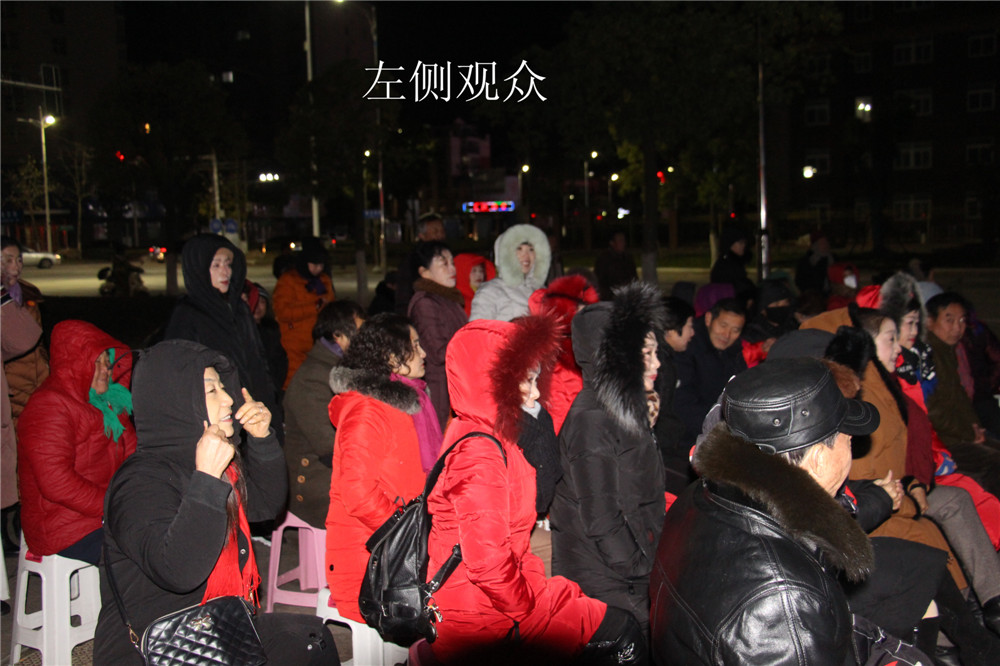16、左侧观众.jpg