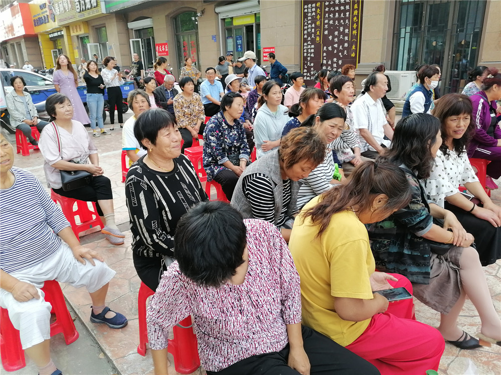 17a.左侧观众1.jpg