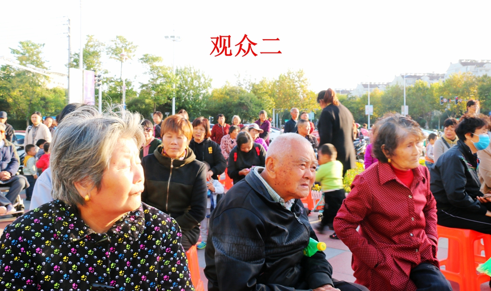 观众二_副本.jpg 观众二_副本.jpg