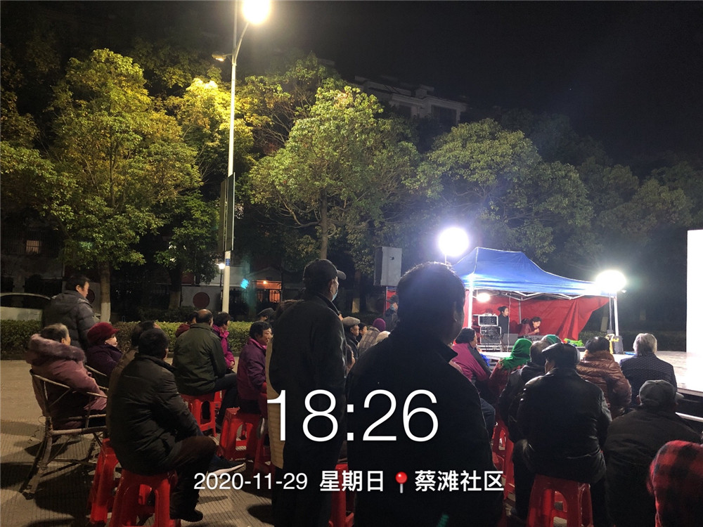 17右边观众.jpg